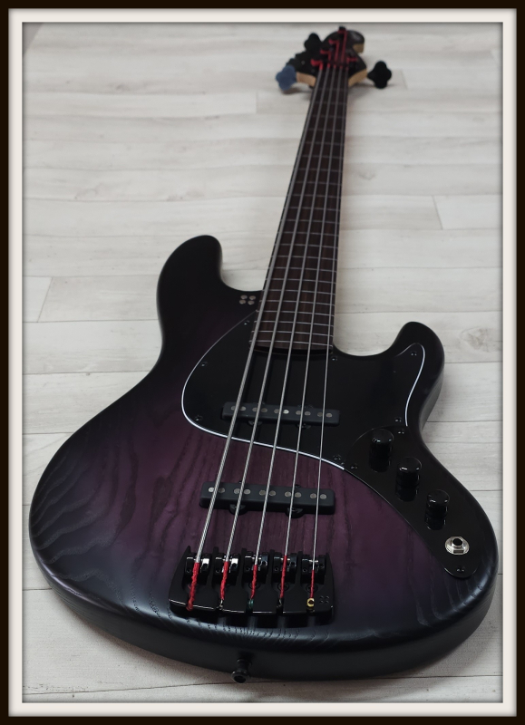 Sandberg California II TT5 passiv Fretless, Open Pore Violetburst
